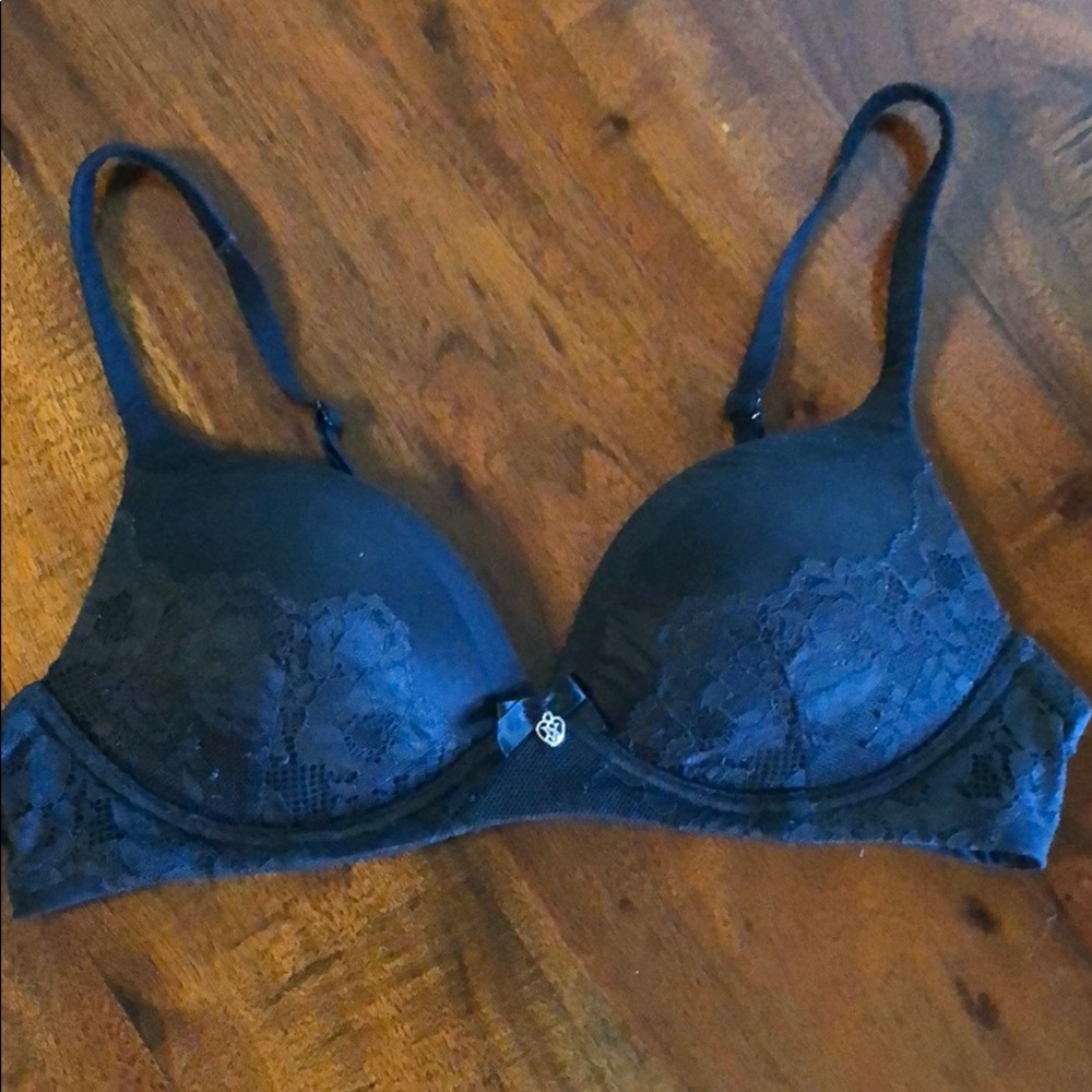 Black lace bra